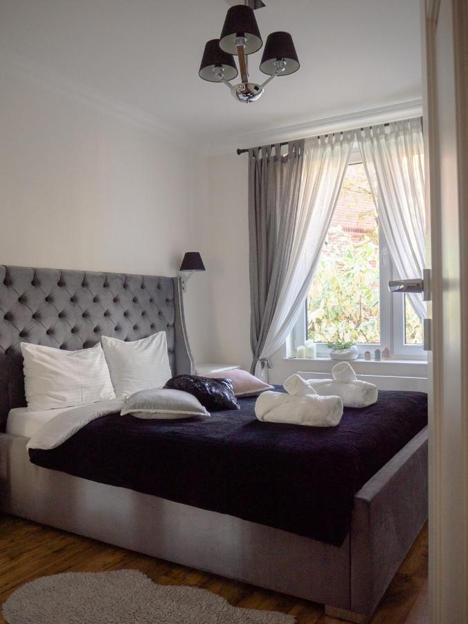 Apartment Brick House Premium *